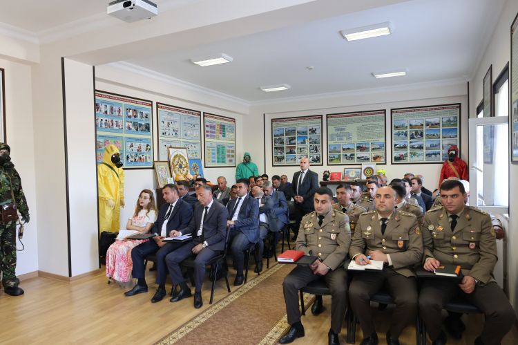 Nаxçıvаn Muxtar Respublikasının Fövqəladə Hallar Nazirliyində seminar-müşavirə keçirilib<font color=red> - FOTOLAR</font>