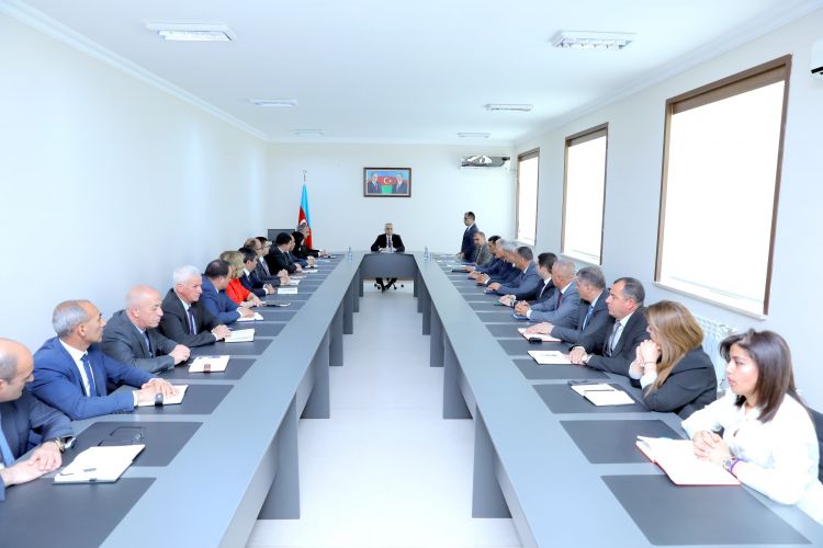 Naxçıvan Muxtar Respublikasının yeni  kənd təsərrüfatı naziri kollektivə təqdim olunub<font color=red> - FOTOLAR</font>