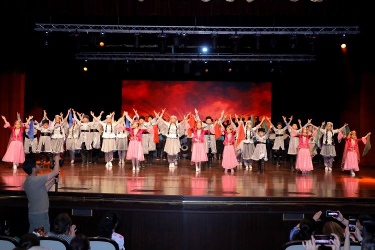 "Hisslərin hərəkətlərlə harmoniyası" adlı hesabat konserti keçirilib<font color=red> - FOTOLAR</font>