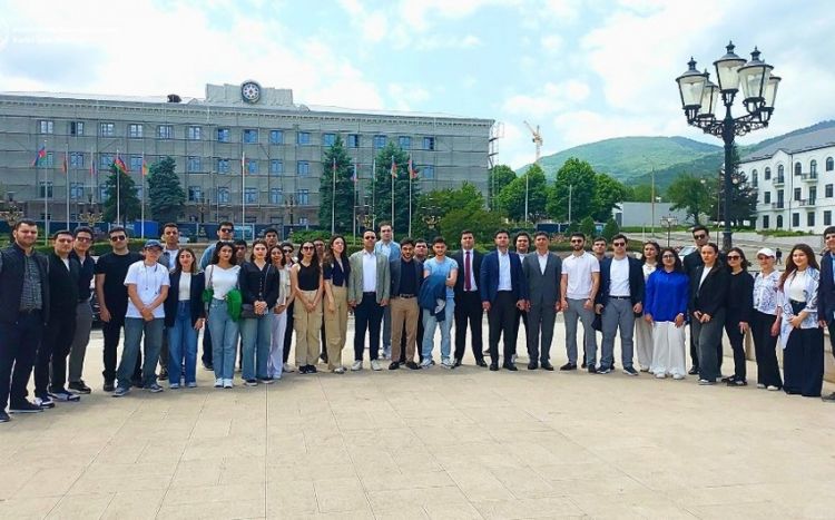 XİN könüllüləri Xankəndi və Şuşaya səfər ediblər