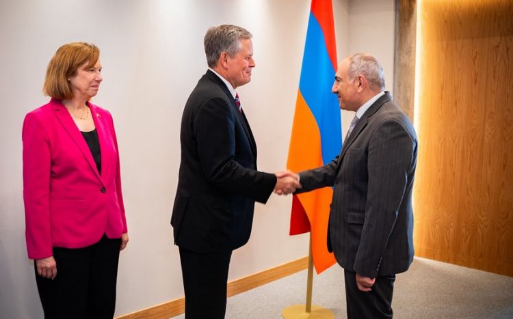 Senator Deyns ABŞ-nin Bakı və İrəvan arasında sülh sazişi ilə bağlı mövqeyini təsdiqləyib