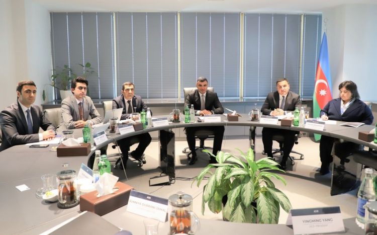 AMB və ADB yeni layihələrin həyata keçirilməsini müzakirə edib