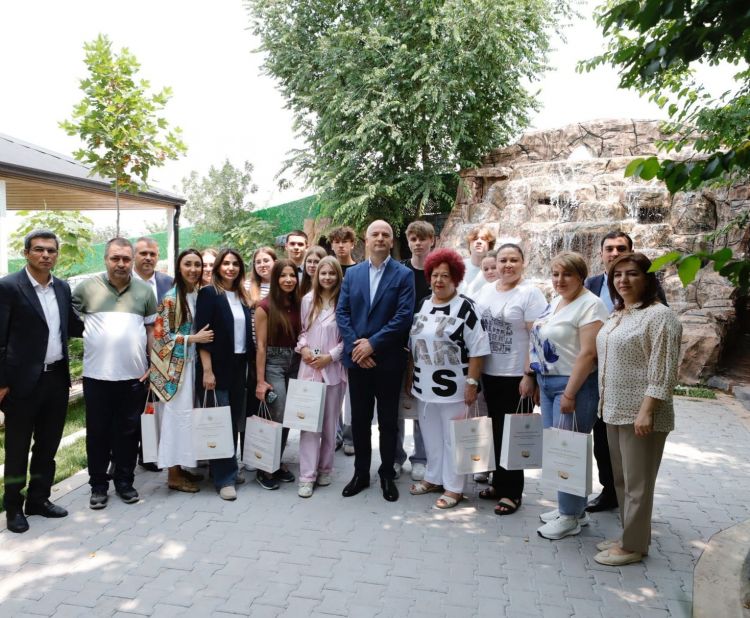 Təhsil naziri Ukraynada fəaliyyət göstərən akademik Zərifə xanım Əliyeva adına İrpen Humanitar Xarici Dillər Liseyinin əməkdaşları  ilə Naxçıvana səfərləri çərçivəsində görüşüb<font color=red> - FOTOLAR</font>