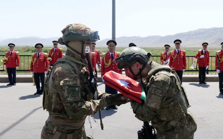 Türkiyə Silahlı Qüvvələrinin şəxsi heyəti Azərbaycana yola düşüb<font color=red> - FOTOLAR</font>