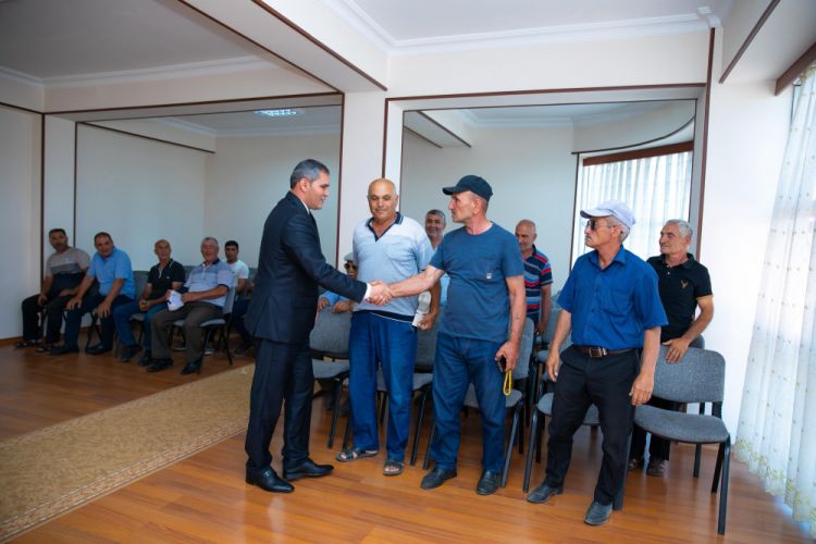 Ali Məclisinin deputatı Qəzənfər Abdullayev Culfa rayon Ərəzin kənd sakinləri ilə görüşüb<font color=red> - FOTOLAR</font>