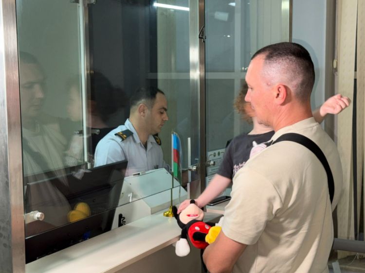 Rusiya vətəndaşlarının İrandan təxliyəsi mərhələli şəkildə həyata keçirilir<font color=red> - FOTOLAR</font>