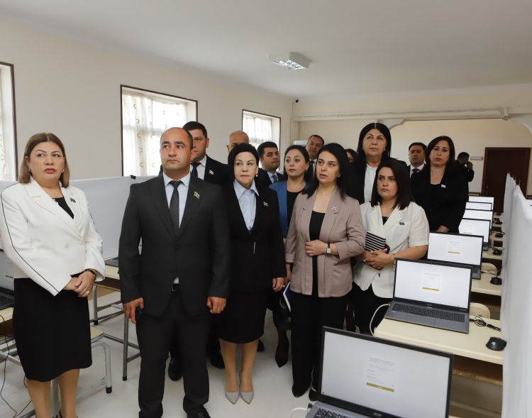 Naxçıvan Muxtar Respublikası Ali Məclisinin deputatlarının sertifikatlaşdırma prosesinin təşkil olunduğu İmtahan Mərkəzinə infoturu təşkil olunub<font color=red> - FOTOLAR</font>