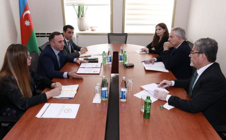 Bir qrup xarici jurnalist Diaspor Komitəsində olub, beynəlxalq media ilə əlaqələr müzakirə olunub<font color=red> - FOTOLAR</font>