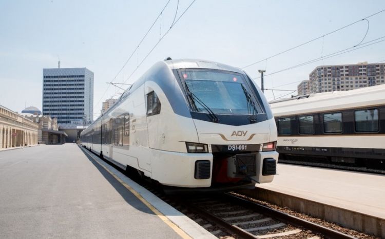 Dəmiryolu stansiyalarında turizm məlumat məntəqələri quraşdırılacaq