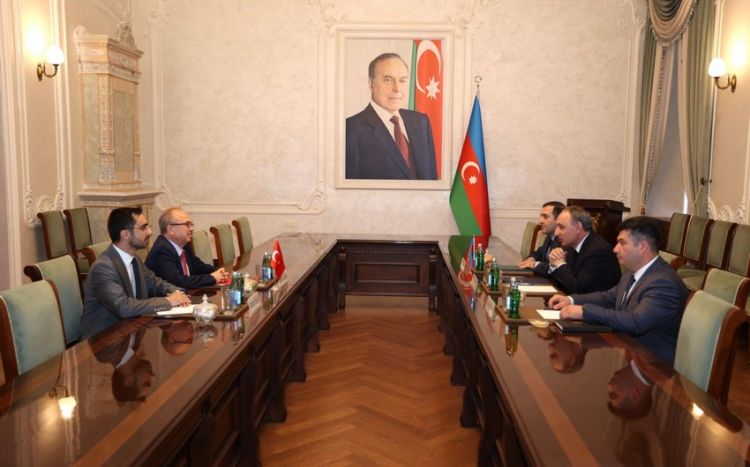 Kamran Əliyev Türkiyənin Azərbaycandakı səfiri ilə görüşüb<font color=red> - FOTOLAR</font>