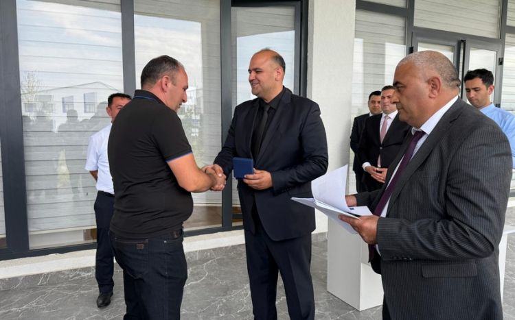Ağdamın Kəngərli kəndində daha 37 ailəyə evlərinin açarları təqdim edilib<font color=red> - FOTOLAR</font>
