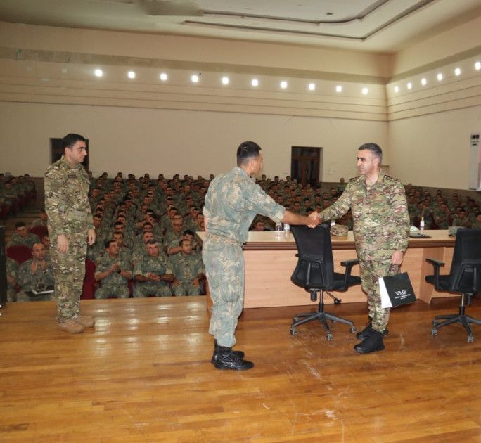 Hərbi hissələrdə tədbirlər keçirilib<font color=red> - FOTOLAR</font>