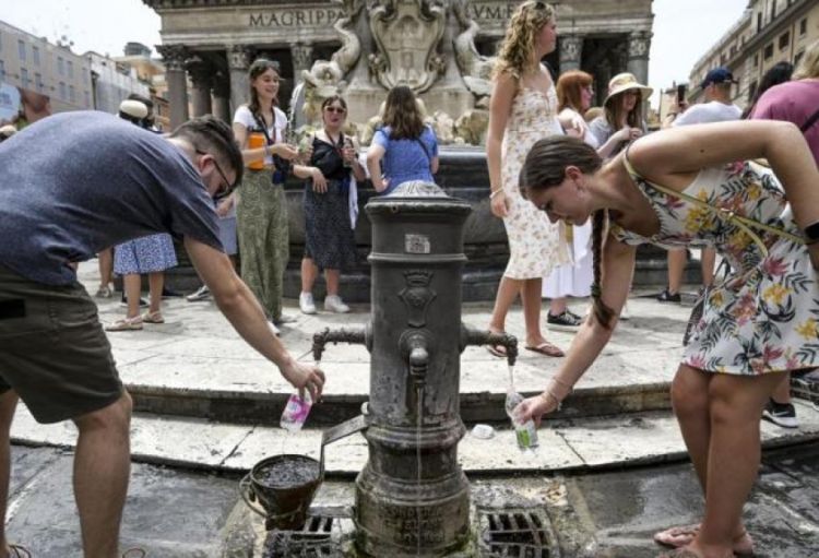 İtaliyada anomal istilər səbəbindən iki nəfər ölüb