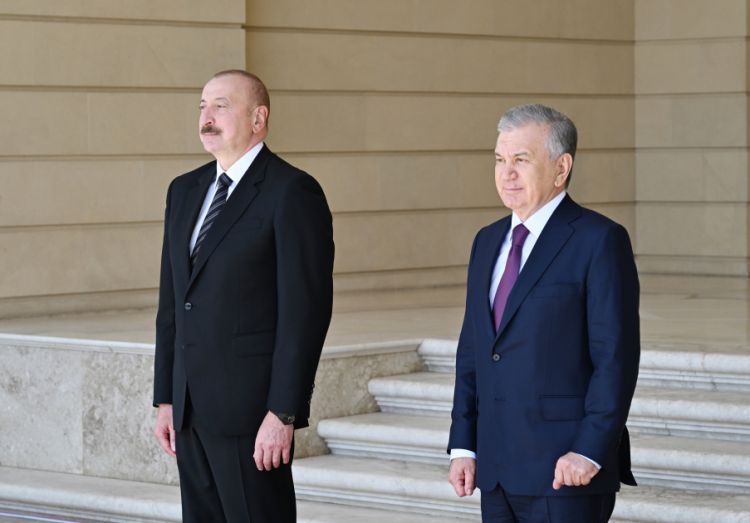 Özbəkistan Prezidenti Şavkat Mirziyoyevin rəsmi qarşılanma mərasimi olub<font color=red> - FOTOLAR</font>