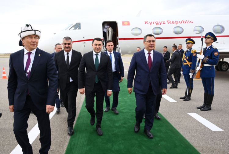 Qırğızıstan Prezidenti Sadır Japarov Azərbaycana səfərə gəlib<font color=red> - FOTOLAR</font>