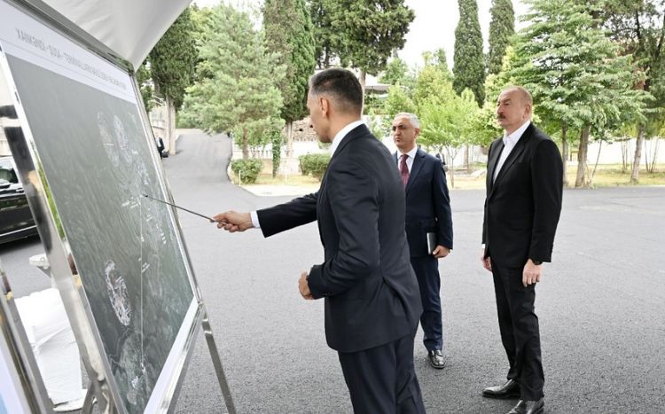 İlham Əliyev Xankəndi-Şuşa kanat yolunun inşası üçün seçilmiş əraziyə baxıb