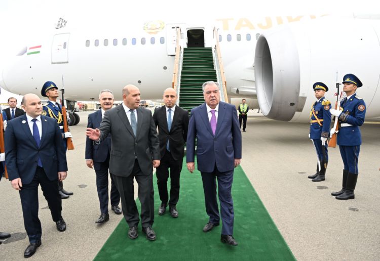 Tacikistan Prezidenti Azərbaycana səfərə gəlib<font color='red'> - YENİLƏNİB</font><font color=red> - FOTOLAR</font>