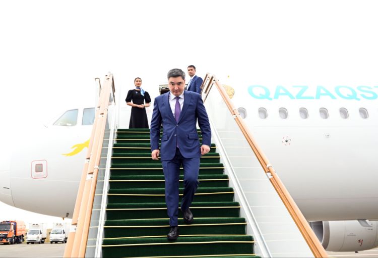 Qazaxıstanın Baş naziri ECO-nun 17-ci Zirvə görüşündə iştirak etmək üçün Azərbaycandadır