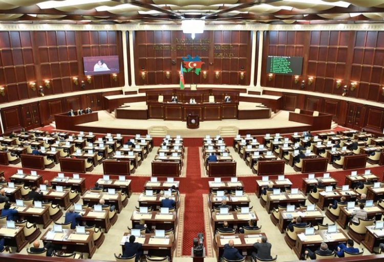Konstitusiya Məhkəməsinə yeni hakimlər təyin olunub