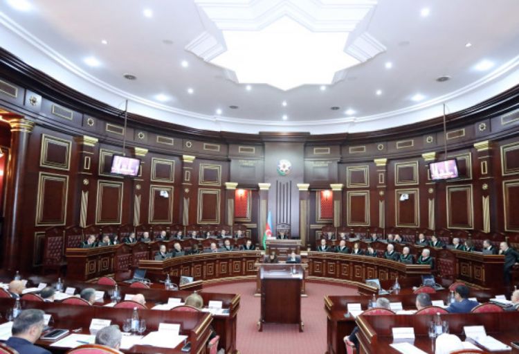 Ali Məhkəmə Plenumunun iclası keçirilib