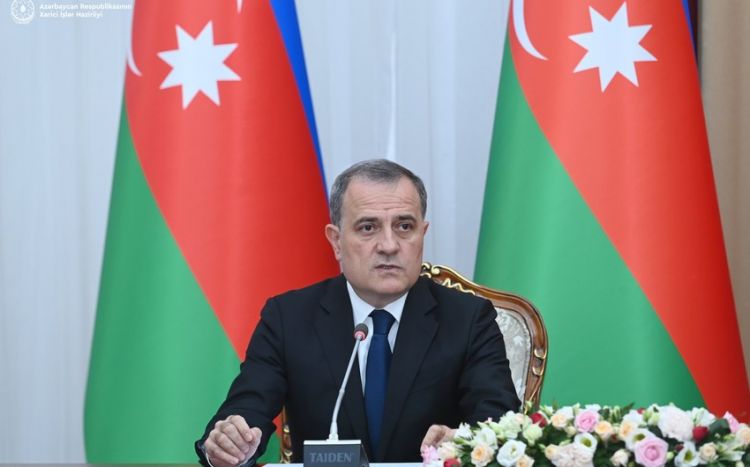 Ceyhun Bayramov diplomatik xidmət orqanları əməkdaşlarını peşə bayramı münasibətilə təbrik edib<font color=red> - FOTOLAR</font>