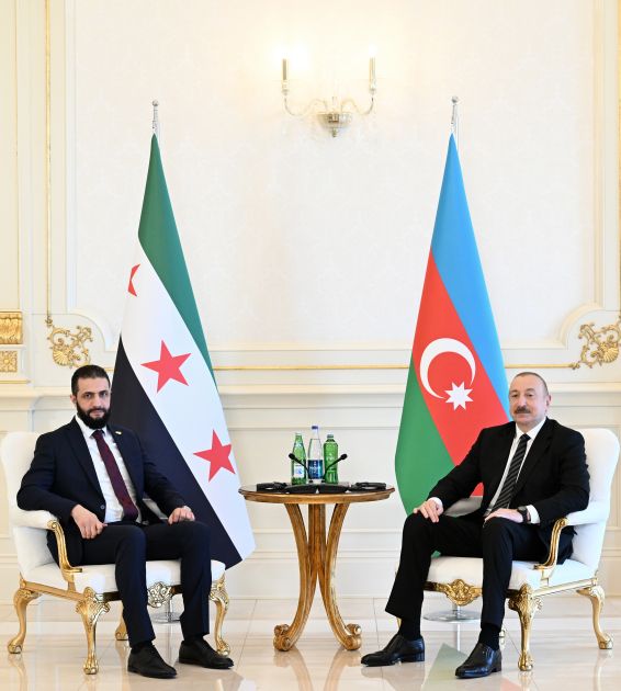 Prezident İlham Əliyevin Suriyanın keçid dövrü Prezidenti ilə geniş tərkibdə görüşü olub<font color=red> - FOTOLAR</font>