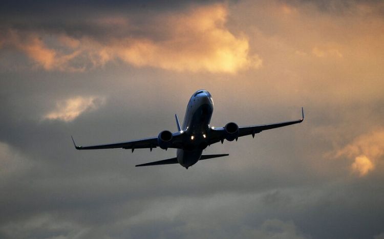 Britaniya 5 ildən sonra Pakistan aviaşirkətlərinin uçuşlarına qadağanı ləğv edib