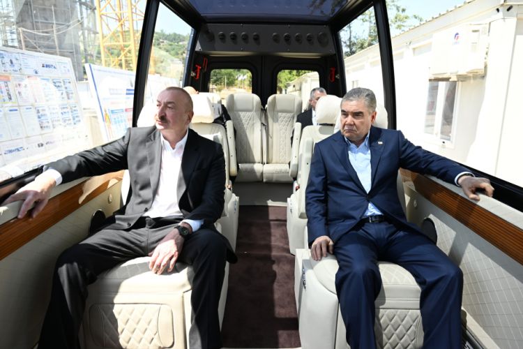 Prezident İlham Əliyev və Qurbanqulu Berdiməhəmmədov Şuşadakı Yaradıcılıq Mərkəzində “Heydər Əliyev və Qarabağ” sərgisi ilə tanış olublar<font color=red> - FOTOLAR</font>