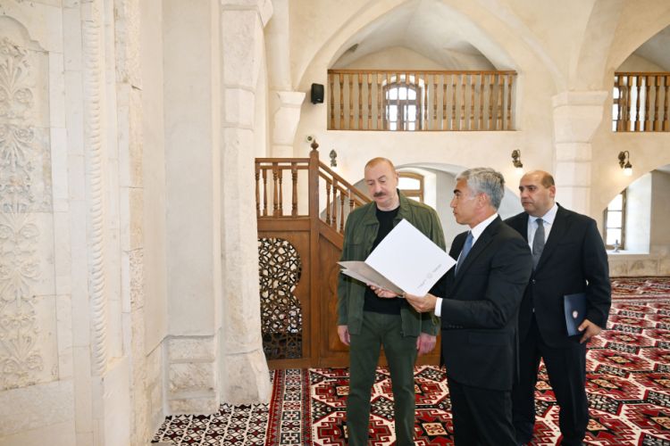 Prezident İlham Əliyev Ağdamın Qiyaslı kəndindəki tarixi məscidin binasının bərpadan sonra açılışında iştirak edib<font color=red> - FOTOLAR</font>