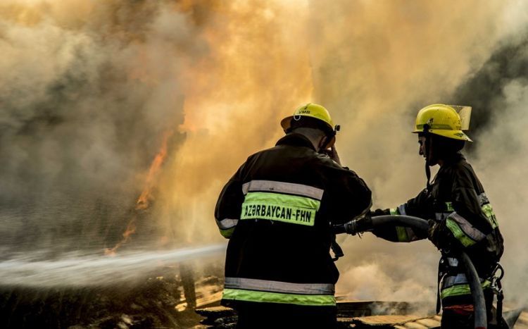 FHN: Ötən həftə 940 yanğına çıxış olub, 12 nəfərin meyiti aidiyyəti üzrə təhvil verilib