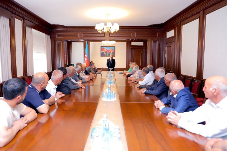 Səlahiyyətli nümayəndə Culfa rayon ictimaiyyətinin nümayəndələri ilə görüşüb
