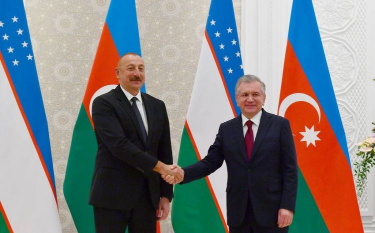 İlham Əliyev Şavkat Mirziyoyevi ad günü münasibətilə təbrik edib