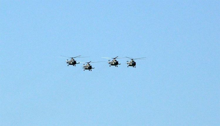 Hərbi pilotlar təlim-məşq uçuşlarını icra ediblər