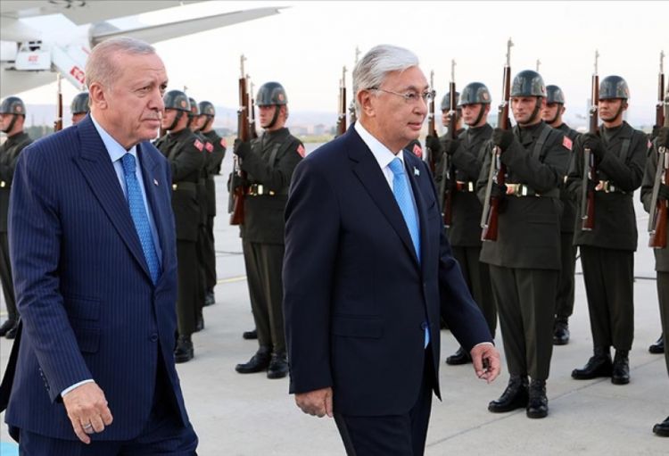Qazaxıstan Prezidenti Türkiyəyə rəsmi səfərə gəlib