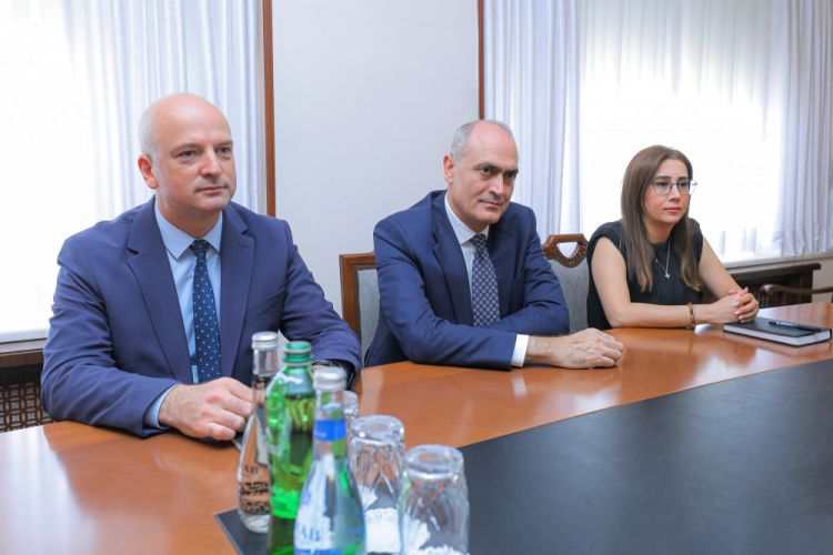 Ali Məclis sədrinin birinci müavini, Azərbaycan Şahmat Federasiyasının vitse-prezidenti Bəxtiyar Məmmədov gənc şahmatçı Yasin Əzimovla görüşüb<font color=red> - FOTOLAR</font>