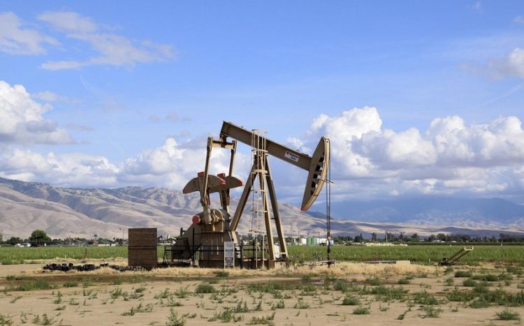 SOCAR II rübdə xaricə neft ixracını cüzi artırıb