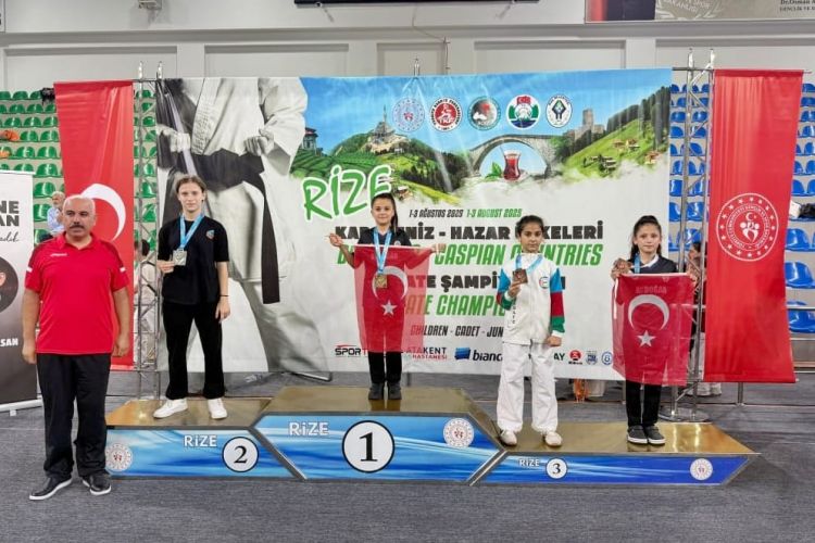 Naxçıvanlı karateçilər Türkiyədə uğur qazanıblar<font color=red> - FOTOLAR</font>