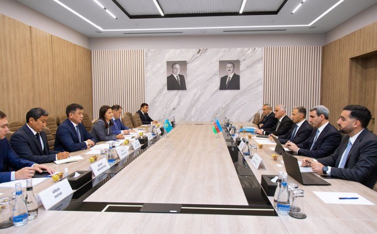 Azərbaycan və Qazaxıstan limanların və logistika dəhlizlərinin rəqəmsallaşdırılmasını müzakirə edib