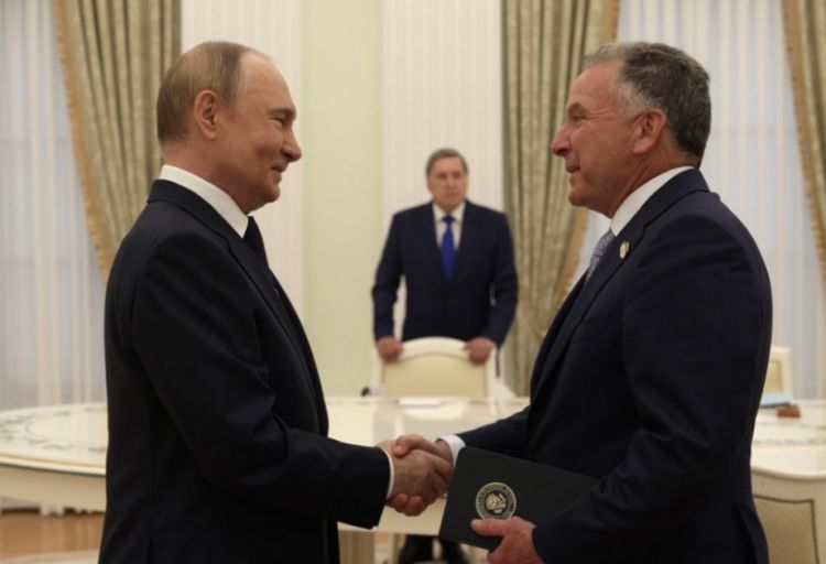 Kremldə Putin ilə ABŞ Prezidentinin xüsusi nümayəndəsi arasında görüş keçirilib