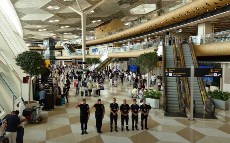 Hökumə Əliyevanın doğum günü ilə əlaqədar Bakı aeroportunda bir dəqiqəlik sükut elan olunub