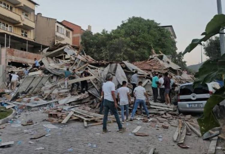 Türkiyədə zəlzələ bölgəsinə ilkin yardım üçün vəsait ayrılıb