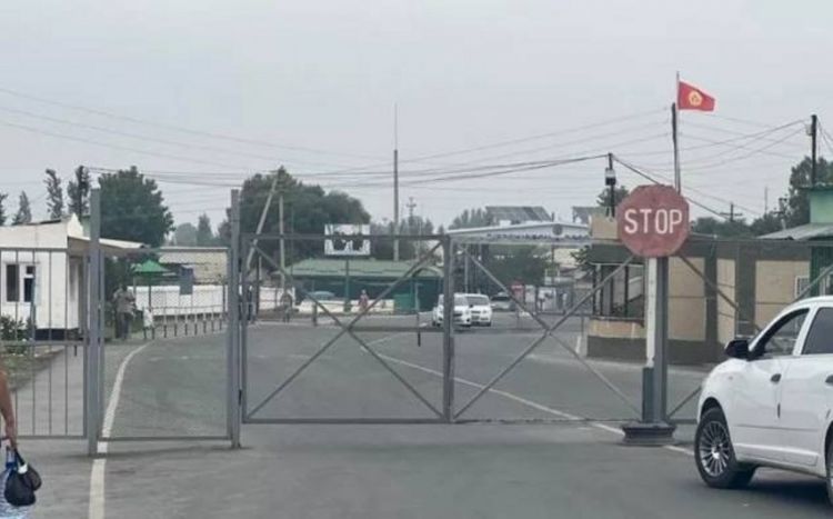 Qırğızıstan-Özbəkistan sərhədindəki keçid məntəqəsi bağlanıb