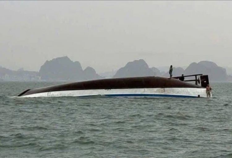 İtaliya sahillərində qayığın batması nəticəsində azı 20 miqrant ölüb