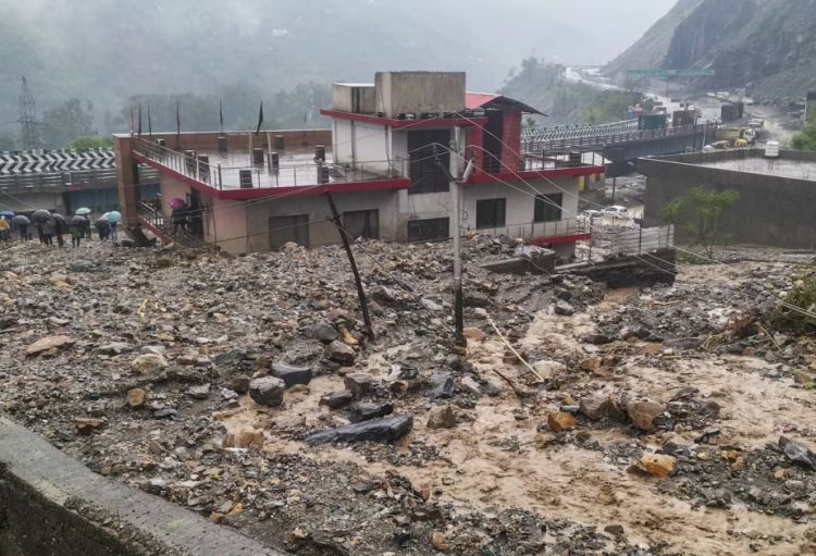 Hindistanda leysan nəticəsində 20 nəfər ölüb, itkin düşənlər var