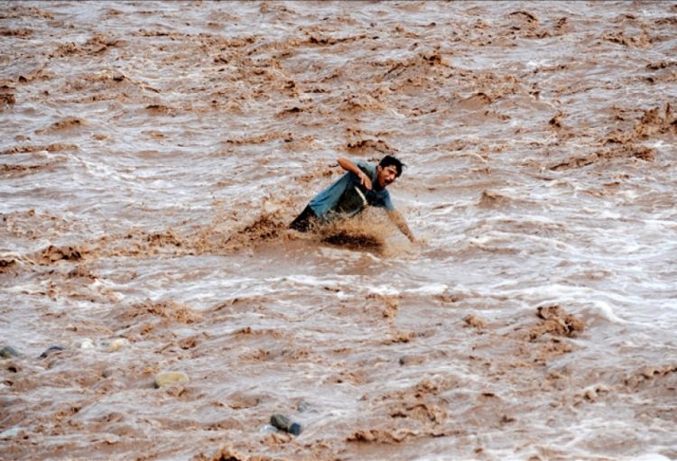Pakistanda sel və daşqınlar nəticəsində azı 15 nəfər ölüb