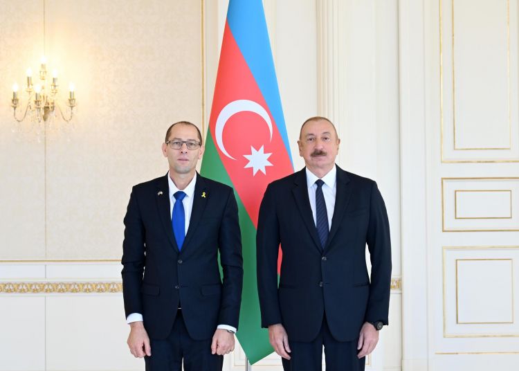 İlham Əliyev İsrailin Azərbaycandakı yeni səfirinin etimadnaməsini qəbul edib<font color=red> - FOTOLAR</font>