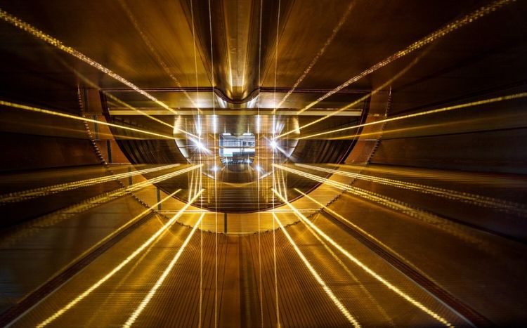 Fiziklər tarixdə ən nadir hissəciklərin parçalanmasını qeydə alıblar