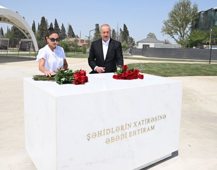 Gәncә Memorial Kompleksində görülən işlərlə tanışlıq<font color=red> - FOTOLAR</font>