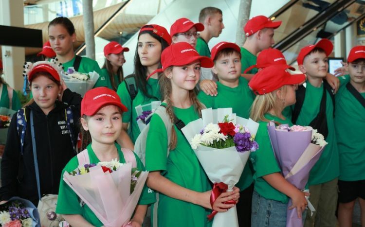 Daha 30 ukraynalı uşaq reabilitasiya üçün Azərbaycana gətirilib