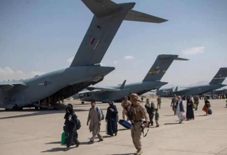 Böyük Britaniya Müdafiə Nazirliyində əfqan qaçqınlarla bağlı 49 məlumat sızması aşkarlanıb